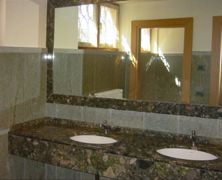 Top in Marinage Verde granite
