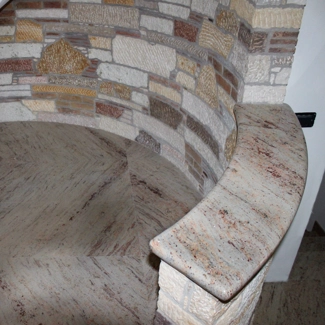 Copertina di un muretto in Granito Ivory Brown Shivakashi