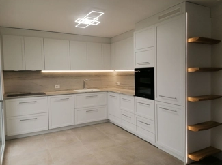 Coutertop in White Macaubas
