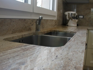 Kitchen countertops Ivory Fantasy
