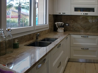 Kitchent countertops in Ivory Fantasy