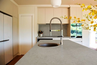 Kitchen top in Ocean Grey marble
