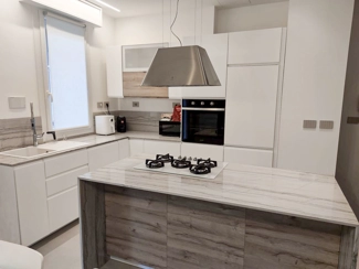 Countertop in White Quartzite
