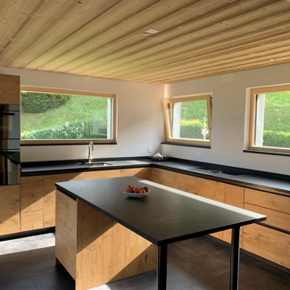Kitchen top in Nero Assoluto granite