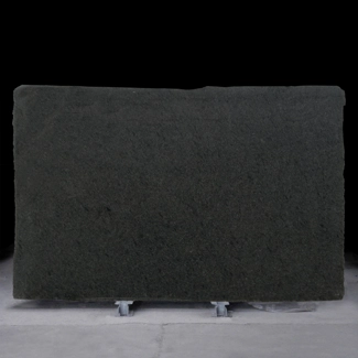 Lastra in granito Nero Angola