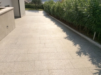 Pavimentazione esterna in Granito antiscivolo