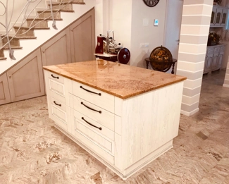 Kitchen top in Moon skin