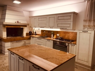 Kitchen top in granite Moon skin