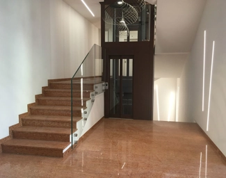 Scala in marmo Rosso Verona