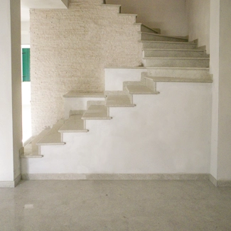 Scale in Granito Panna Fragola